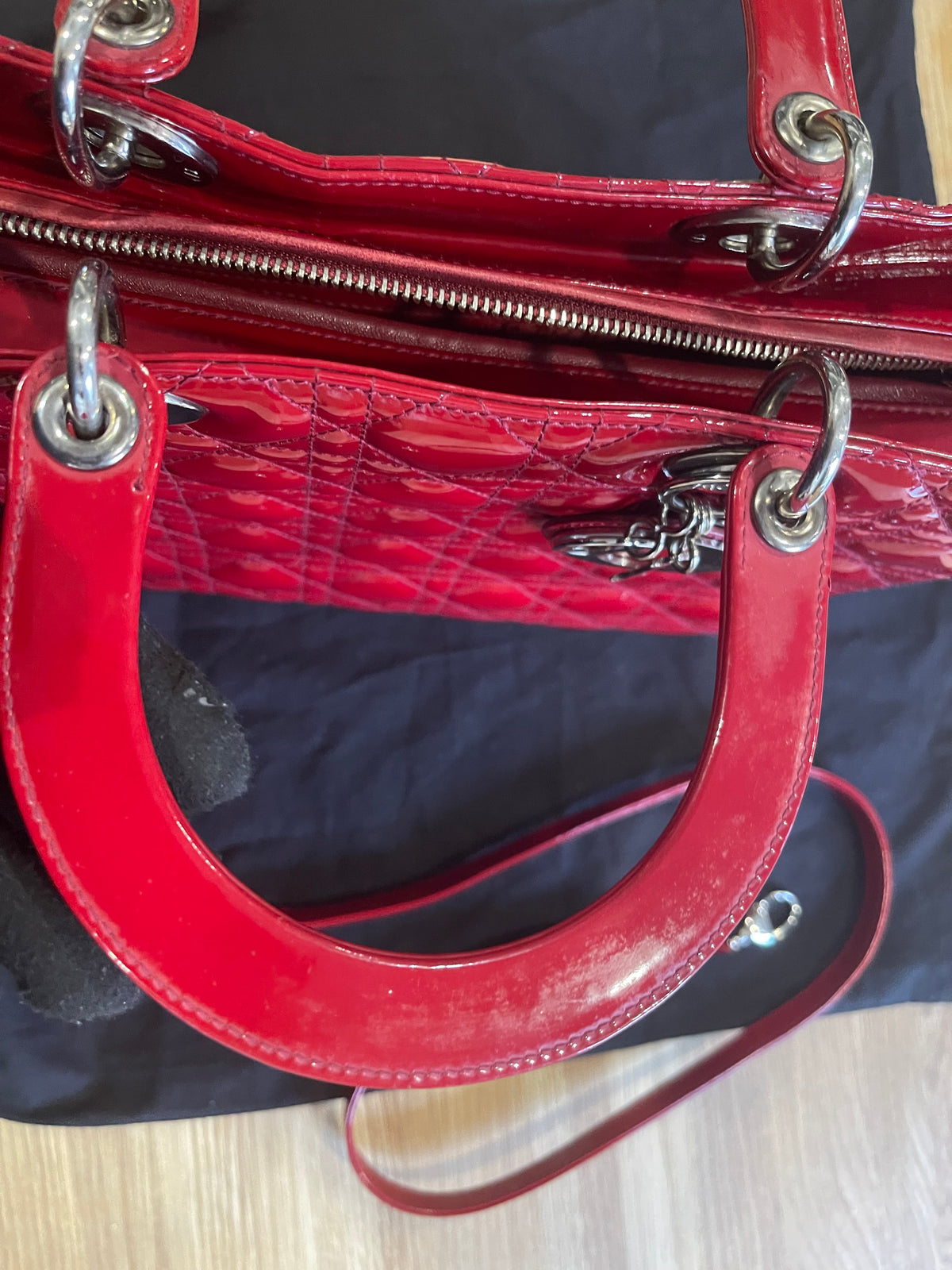Lady dior large red patent leather