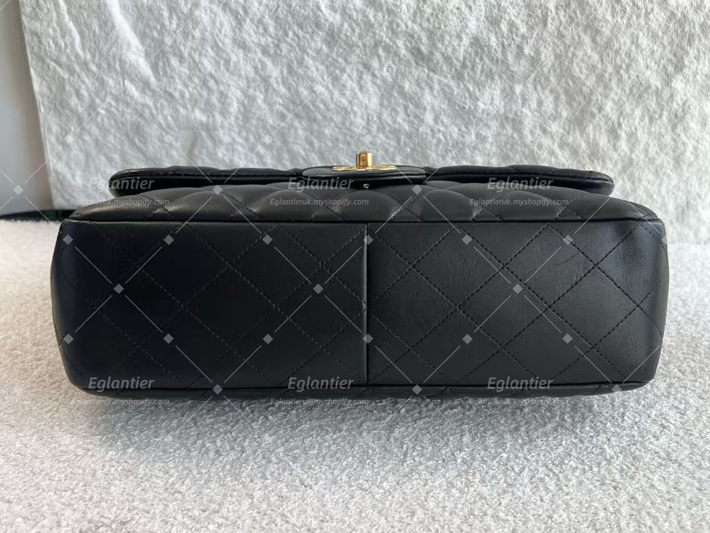 Chanel Classic Single Flap bag gold hardware lambskin jumbo