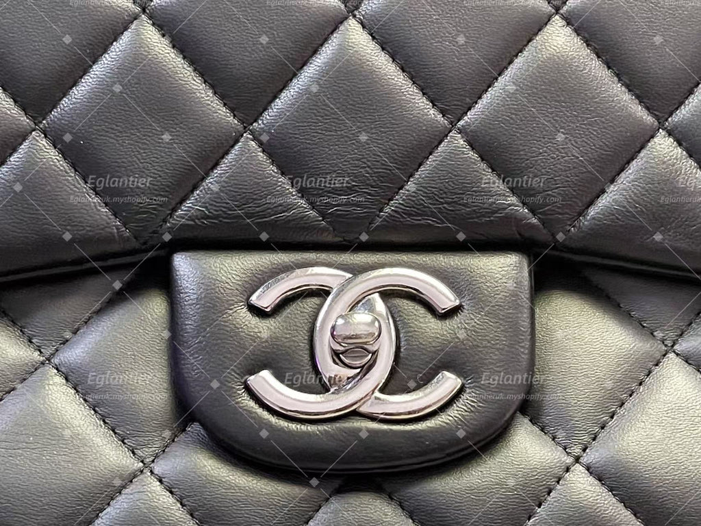 Chanel Timeless Classic flap maxi  lambskin black