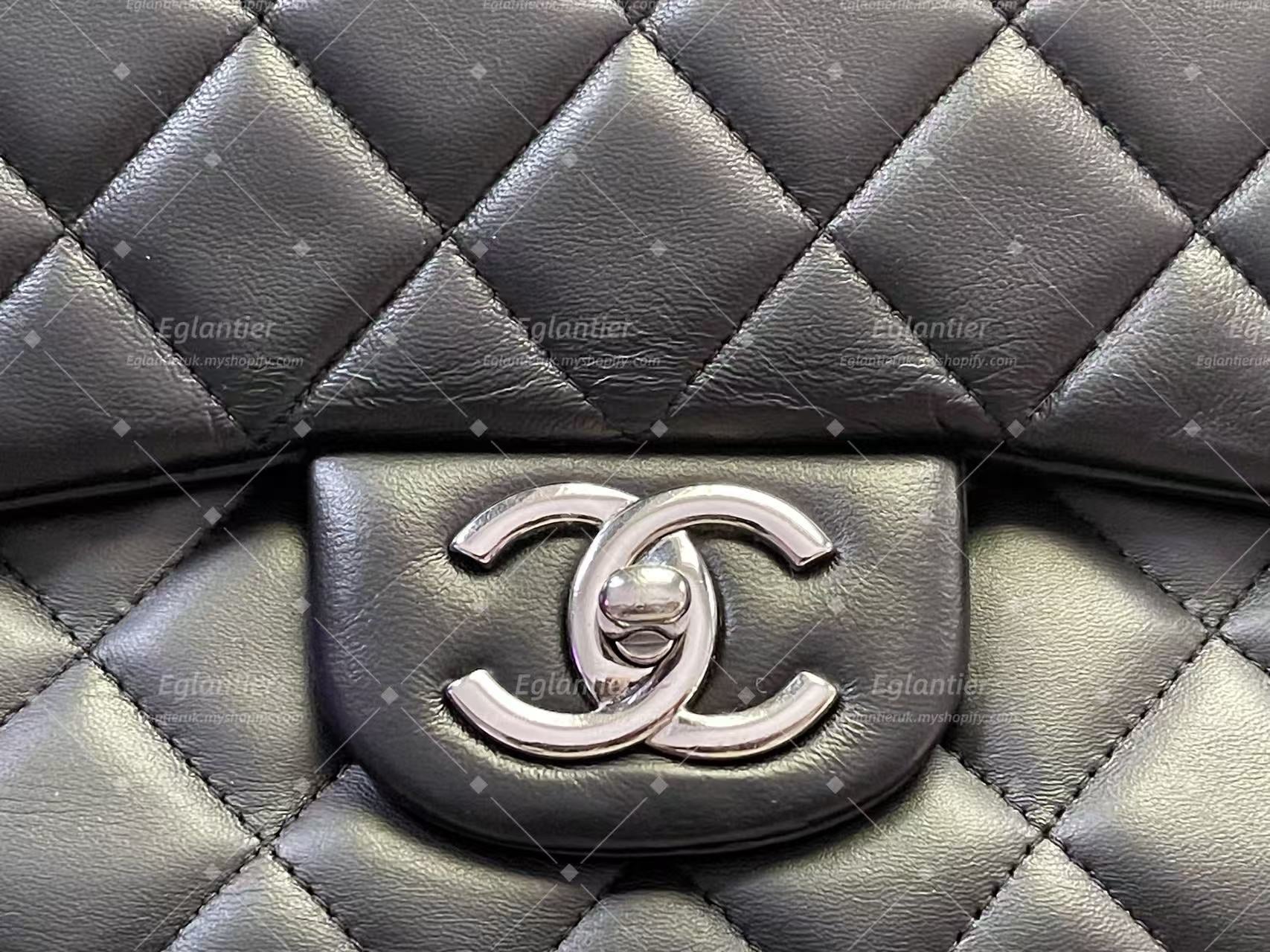 Chanel Timeless Classic flap maxi  lambskin black