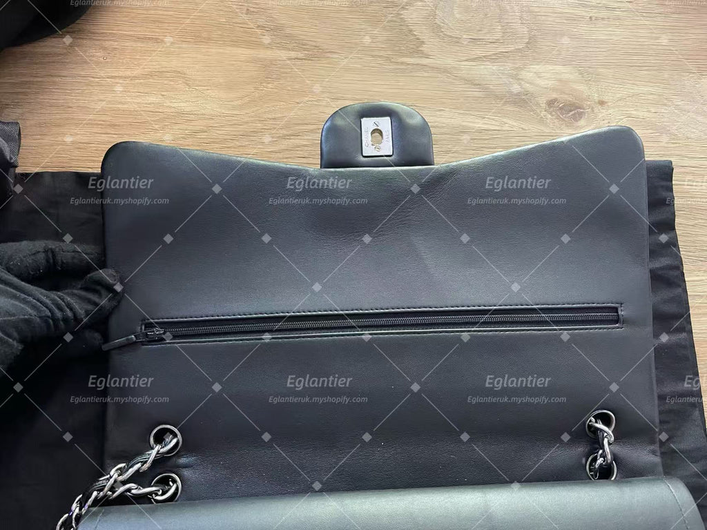 Chanel Timeless Classic flap maxi  lambskin black