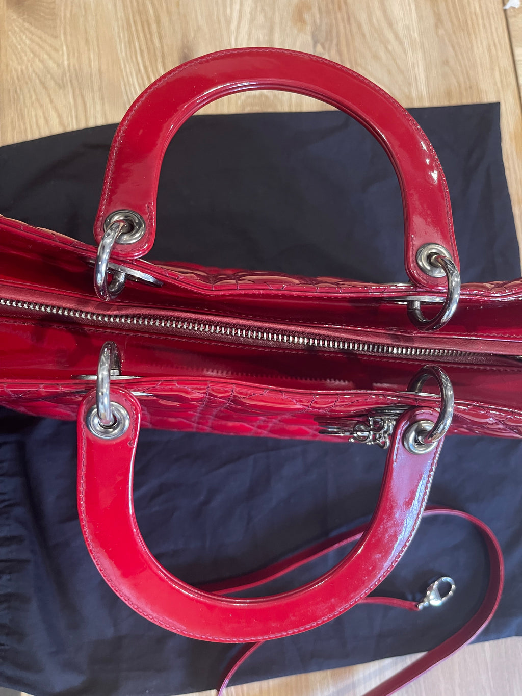Lady dior large red patent leather