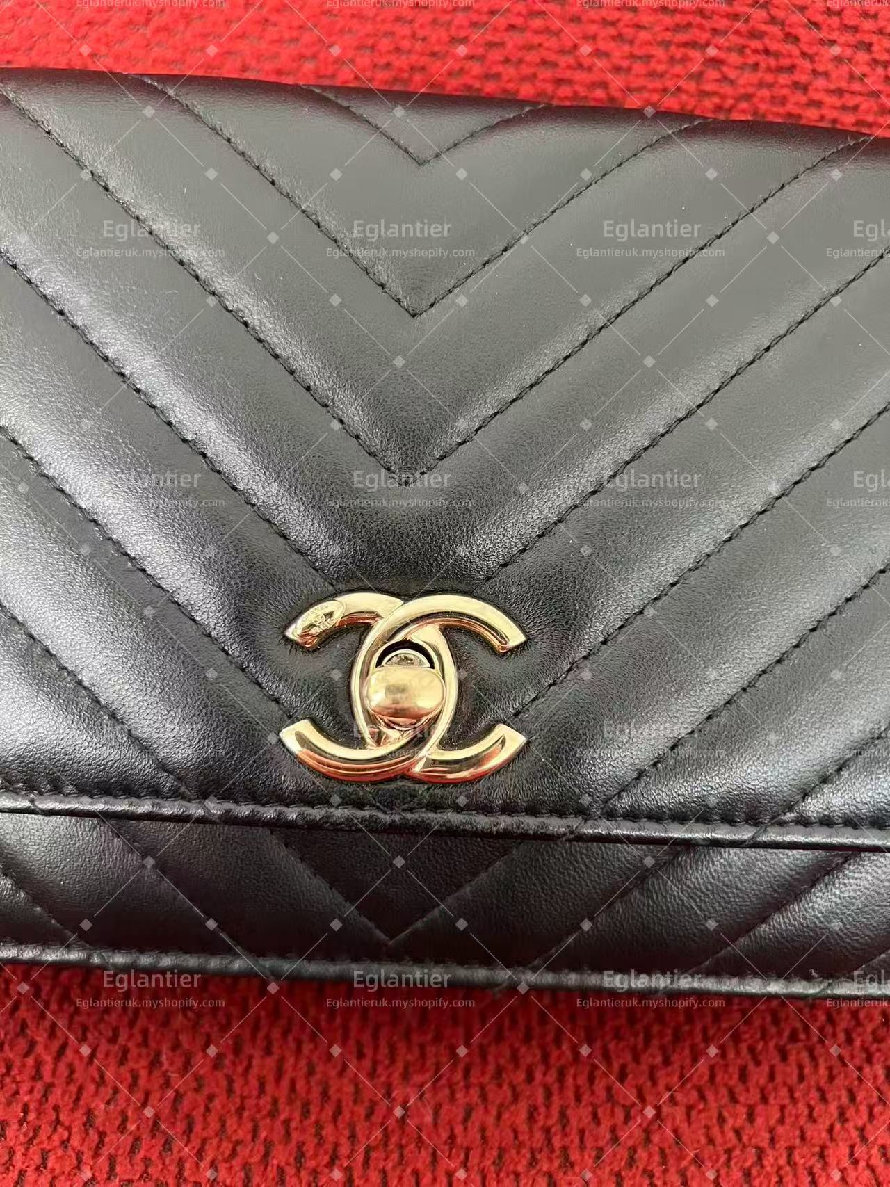 chanel black trendy CC wallet on Chain (WOC)