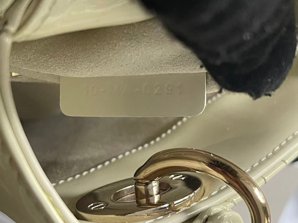 Lady dior mini light green patent leather