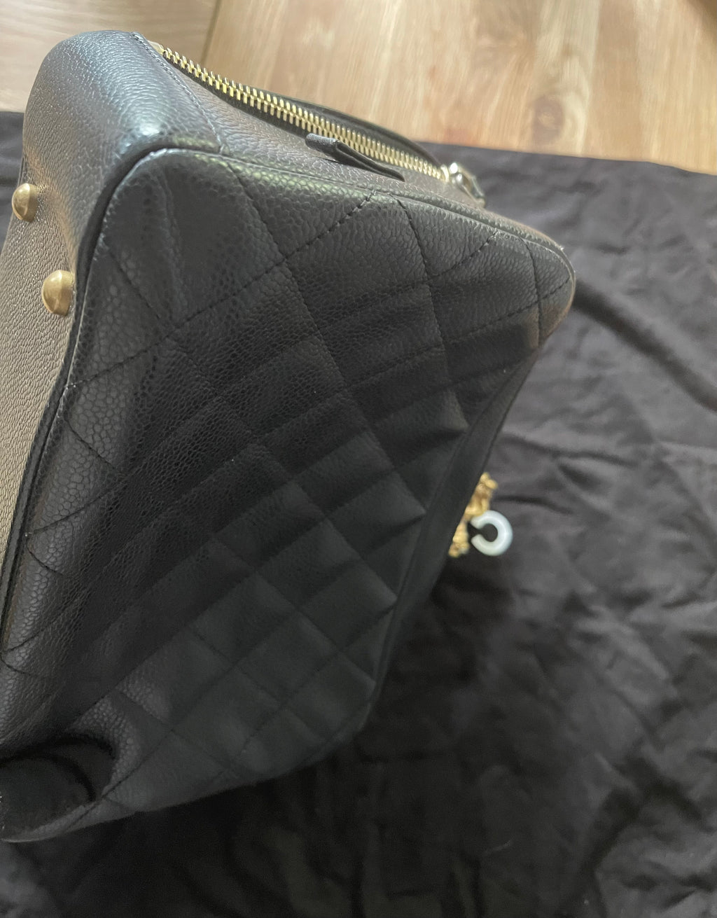 chanel bag gold hardware caviar