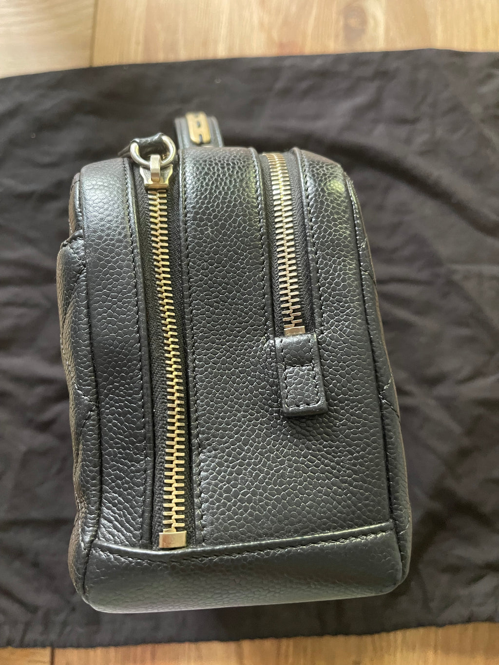 chanel bag gold hardware caviar