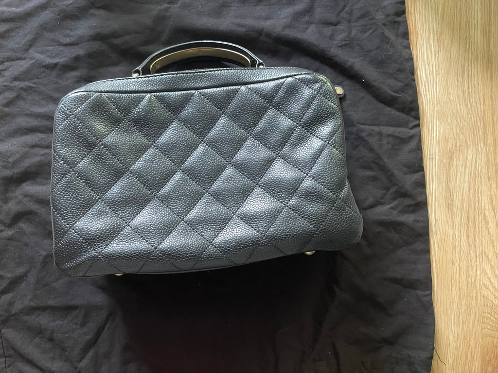 chanel bag gold hardware caviar
