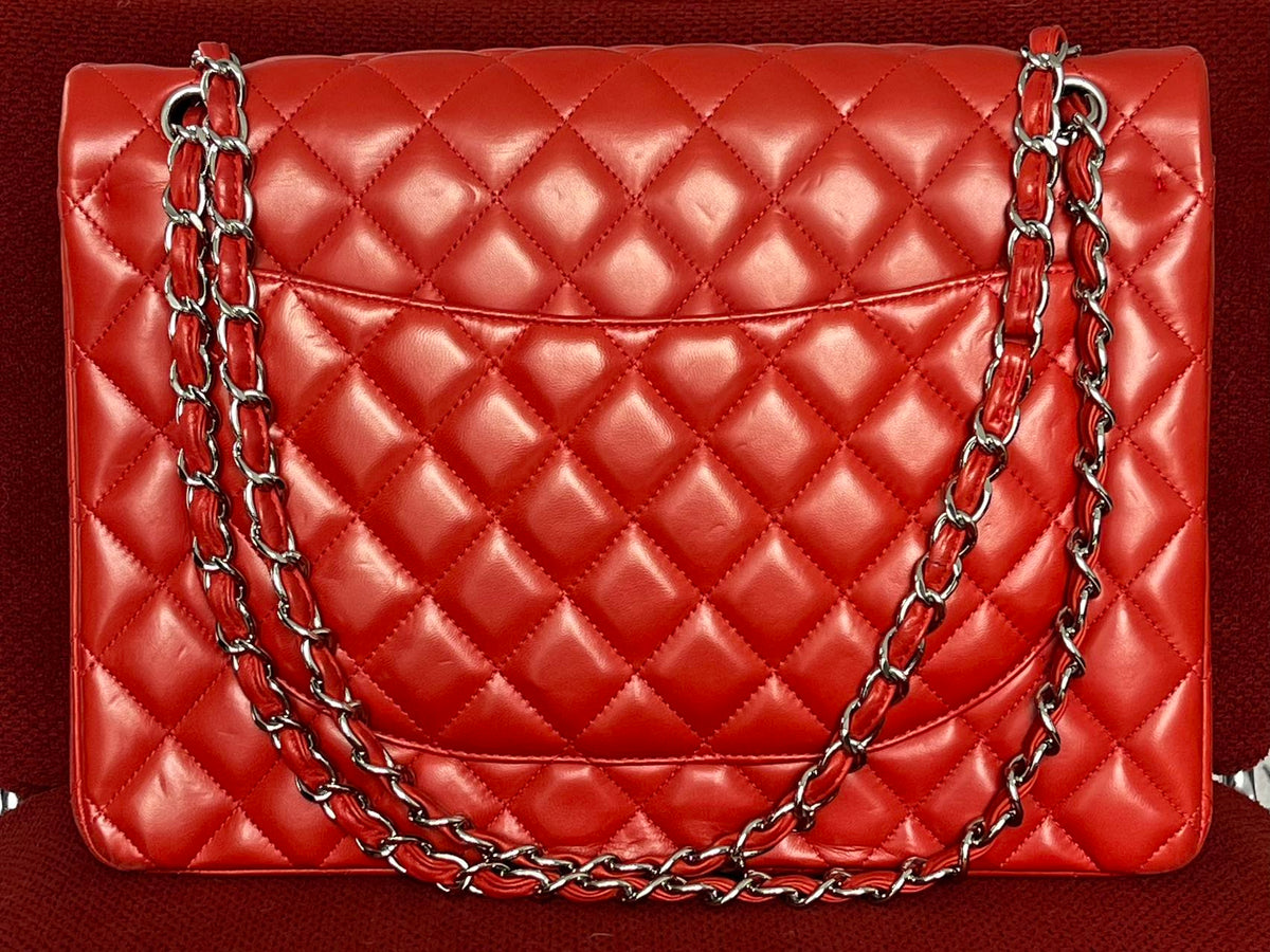 Chanel Timeless Classic Double Flap Bag | red | Pre-Owned