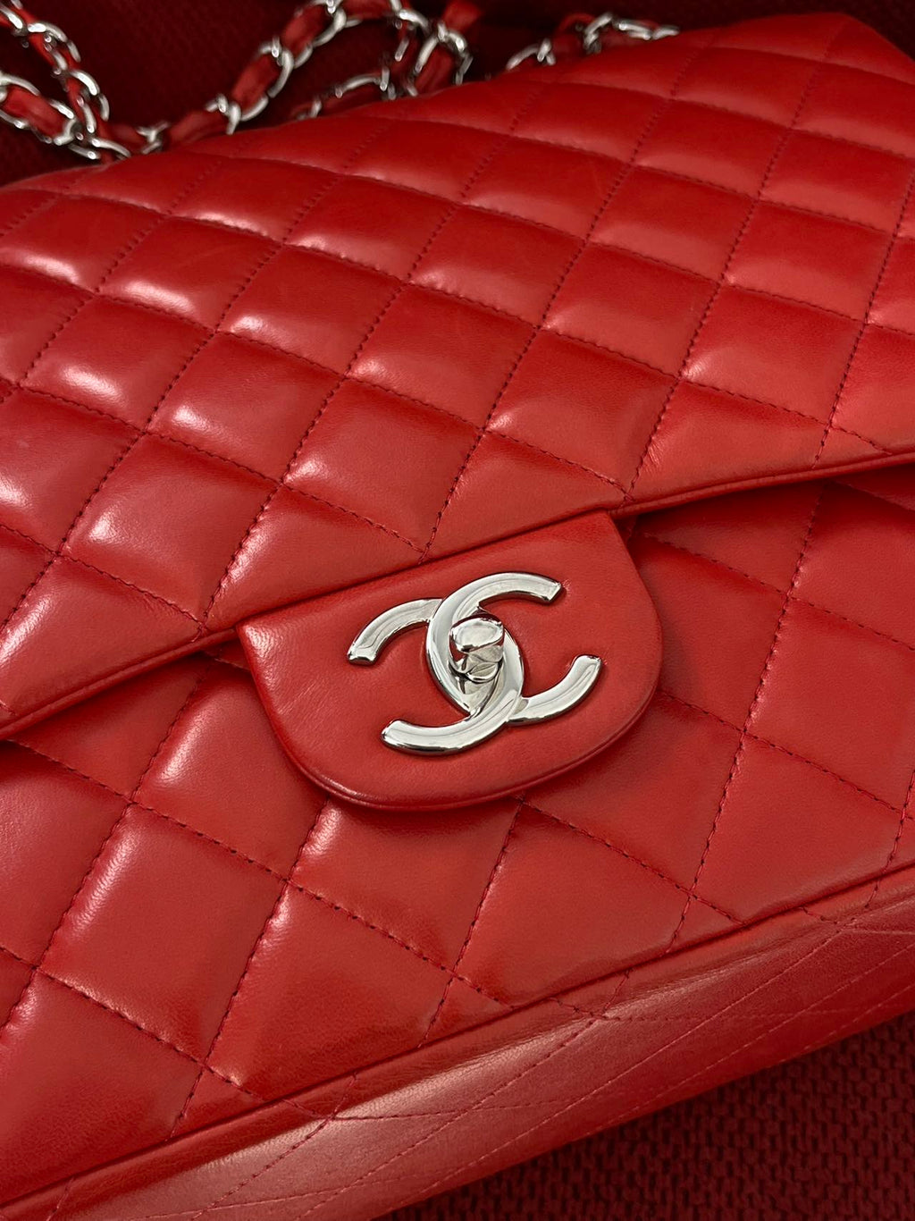 Chanel Timeless Classic Double Flap Bag | red | Pre-Owned