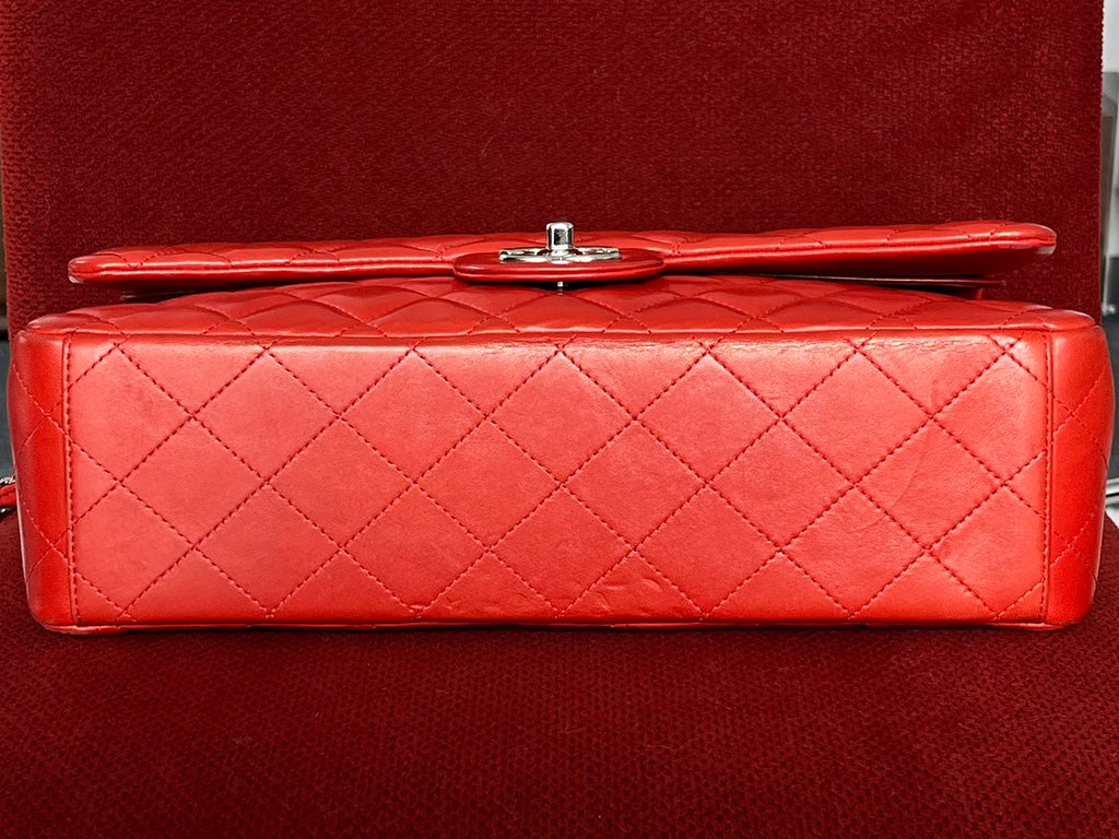 Chanel Timeless Classic Double Flap Bag | red | Pre-Owned