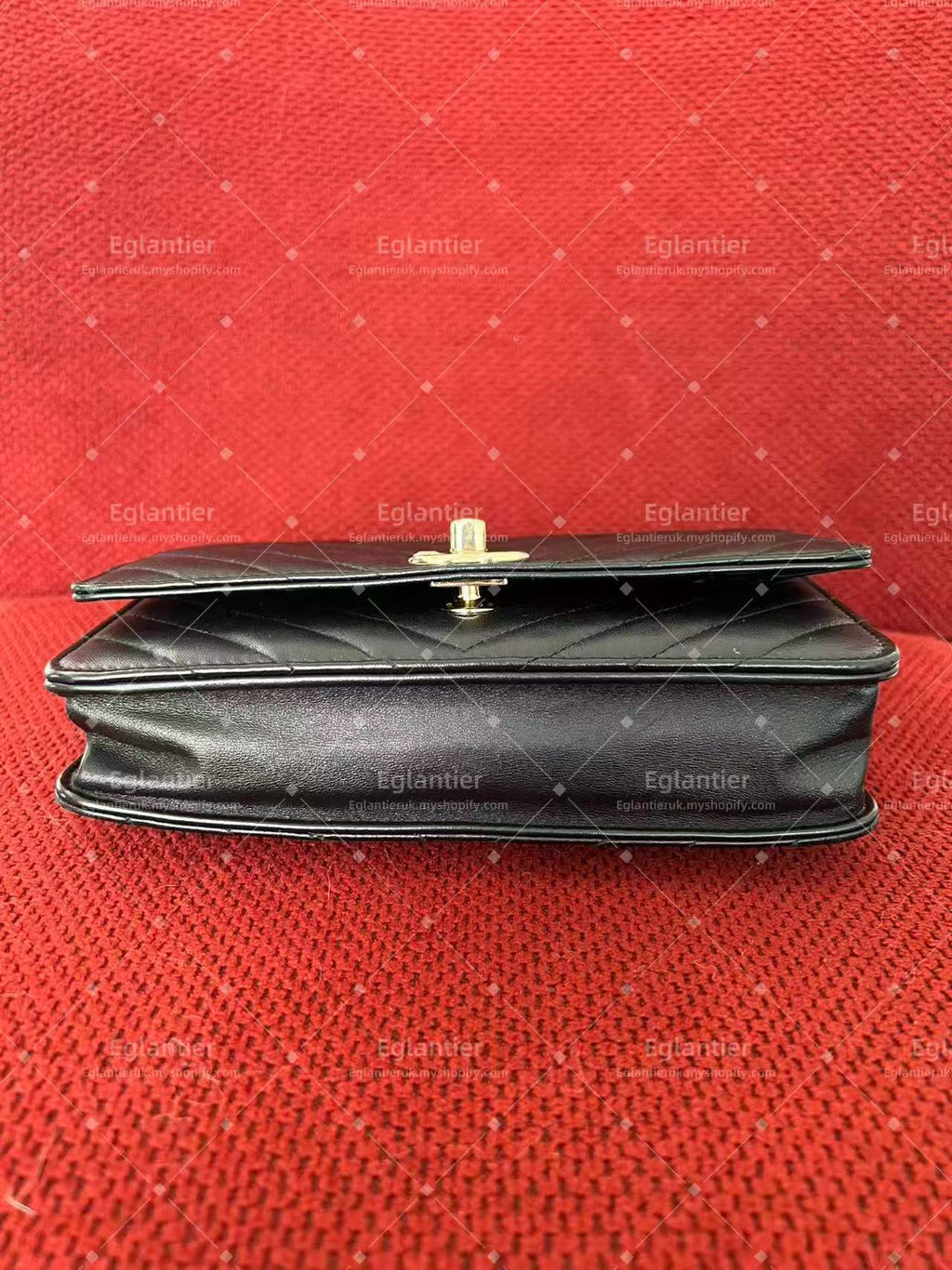 chanel black trendy CC wallet on Chain (WOC)