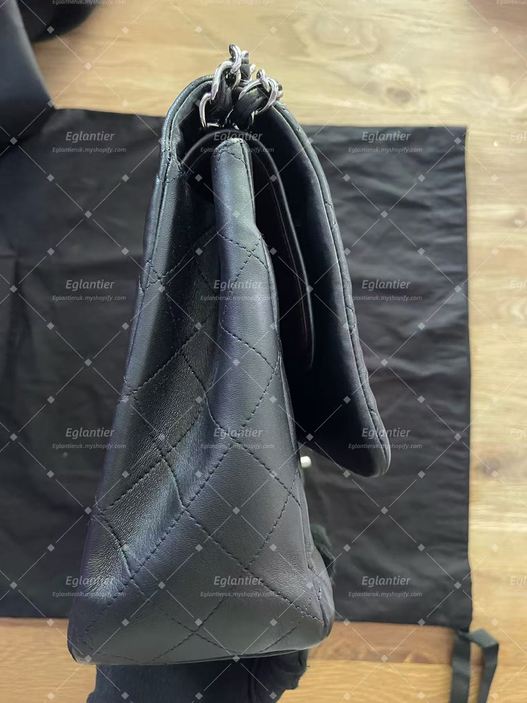 Chanel Timeless Classic flap maxi  lambskin black