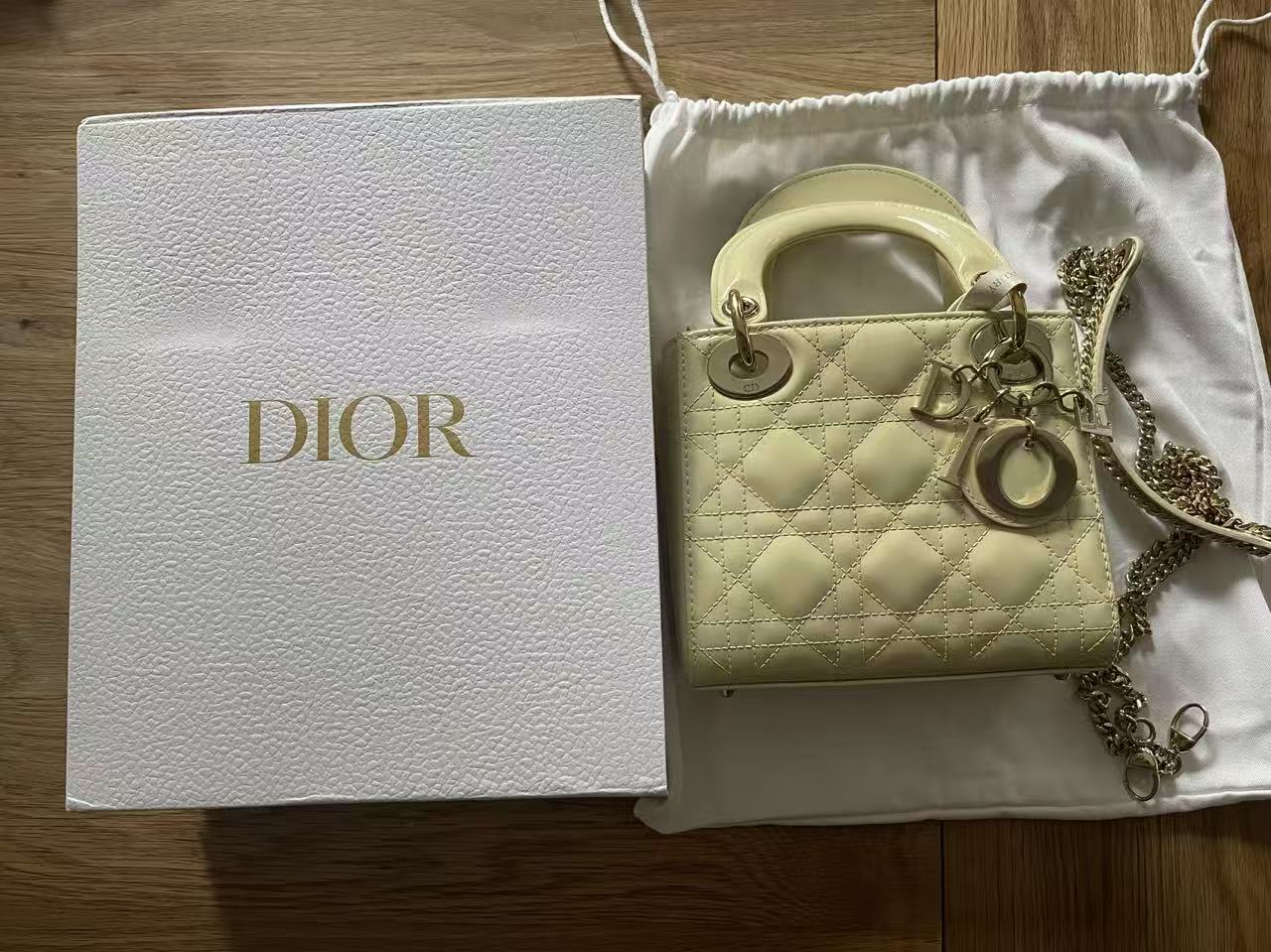 Lady dior mini light green patent leather