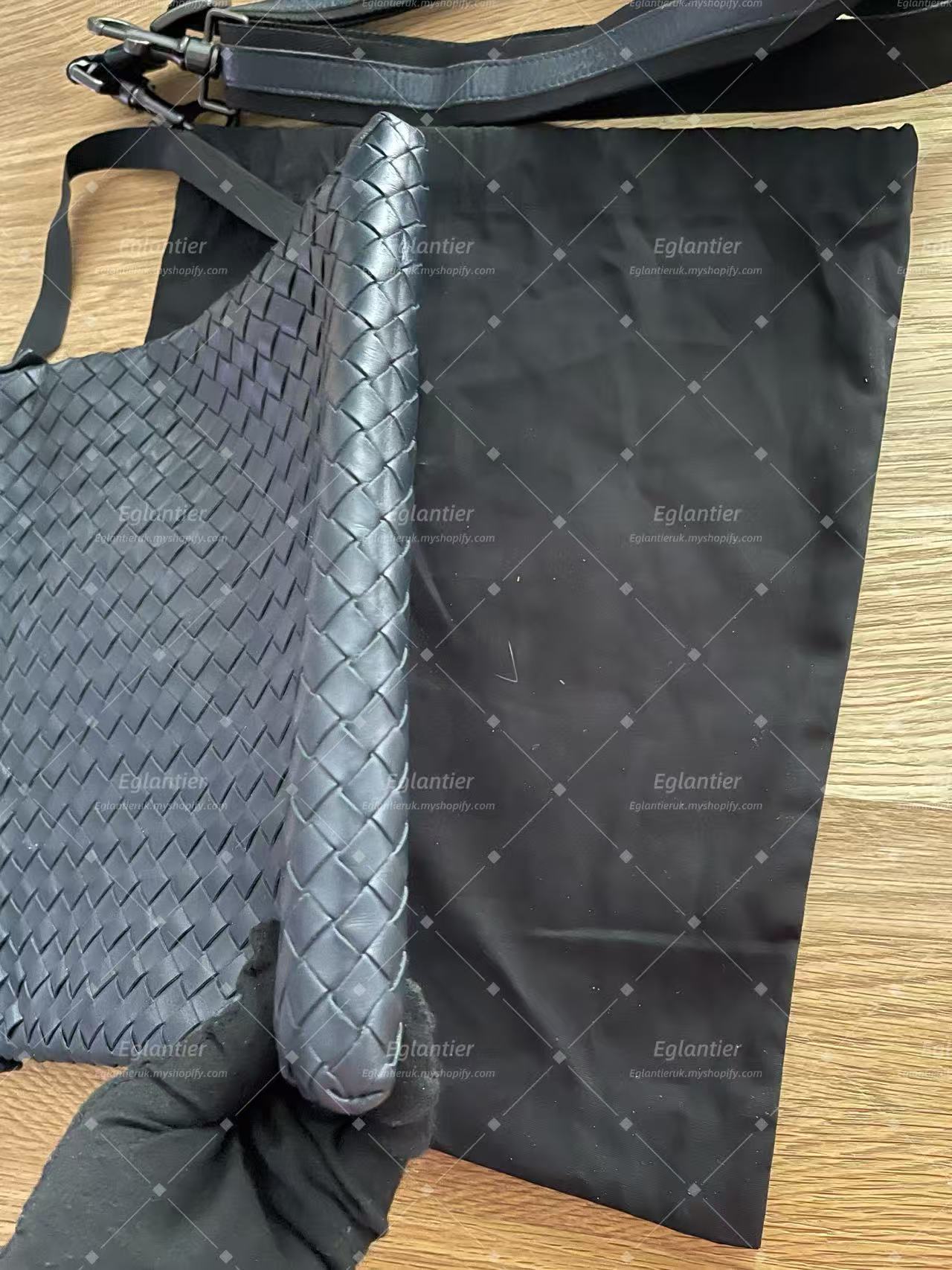 Bottega Veneta Black Woven Leather Crossbody Messenger Bag Unisex Adjustable Shoulder Bag