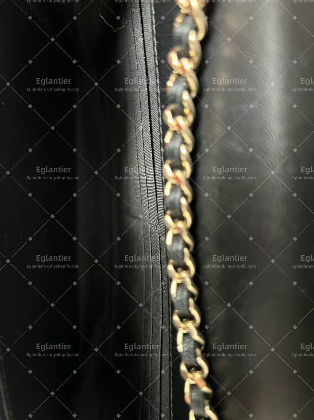 chanel black trendy CC wallet on Chain (WOC)
