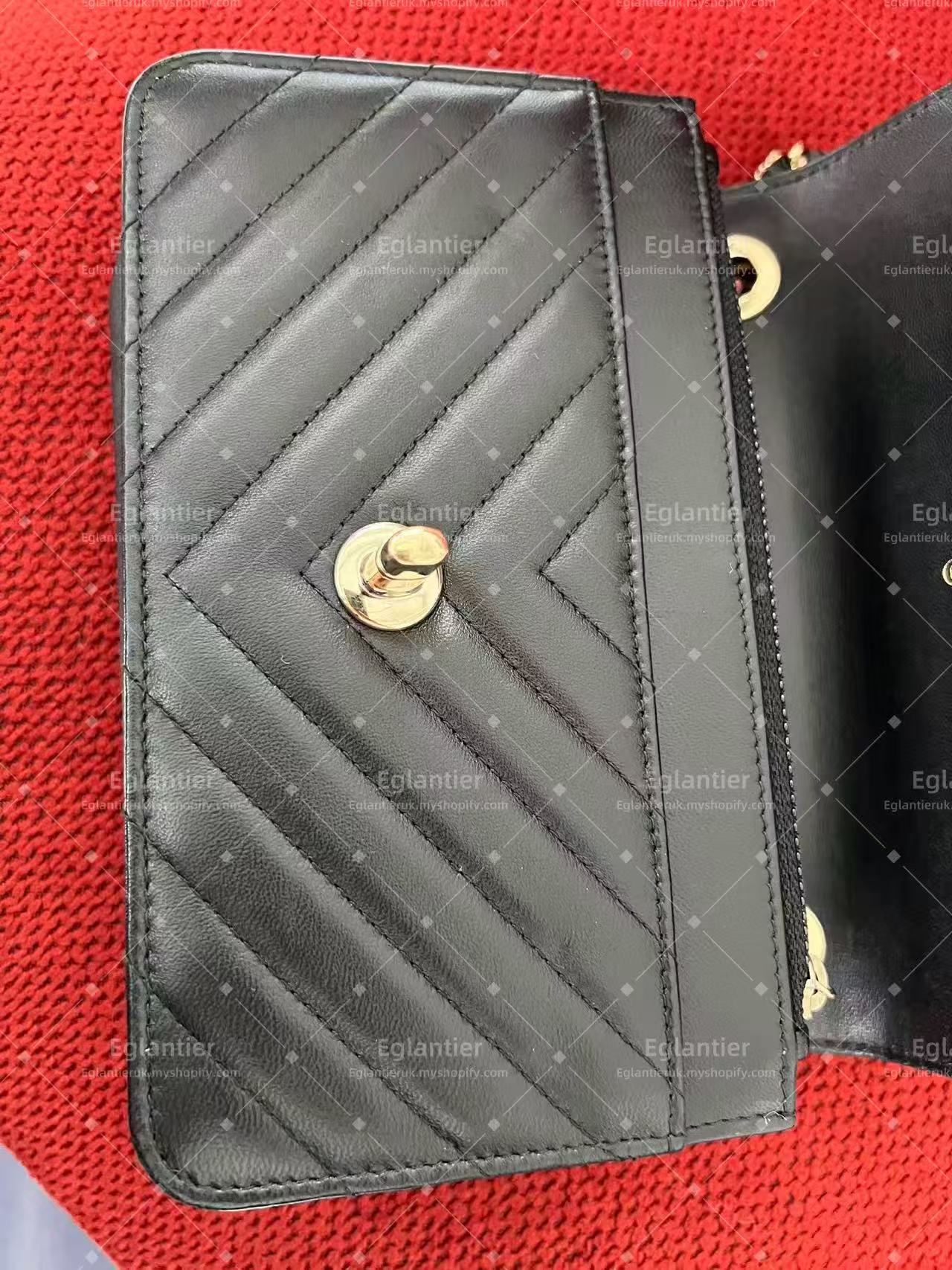 chanel black trendy CC wallet on Chain (WOC)