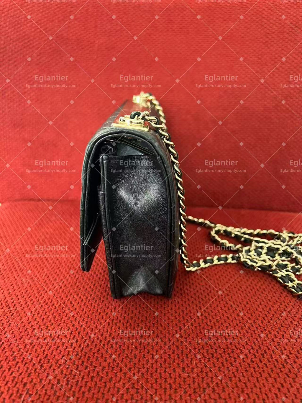 chanel black trendy CC wallet on Chain (WOC)