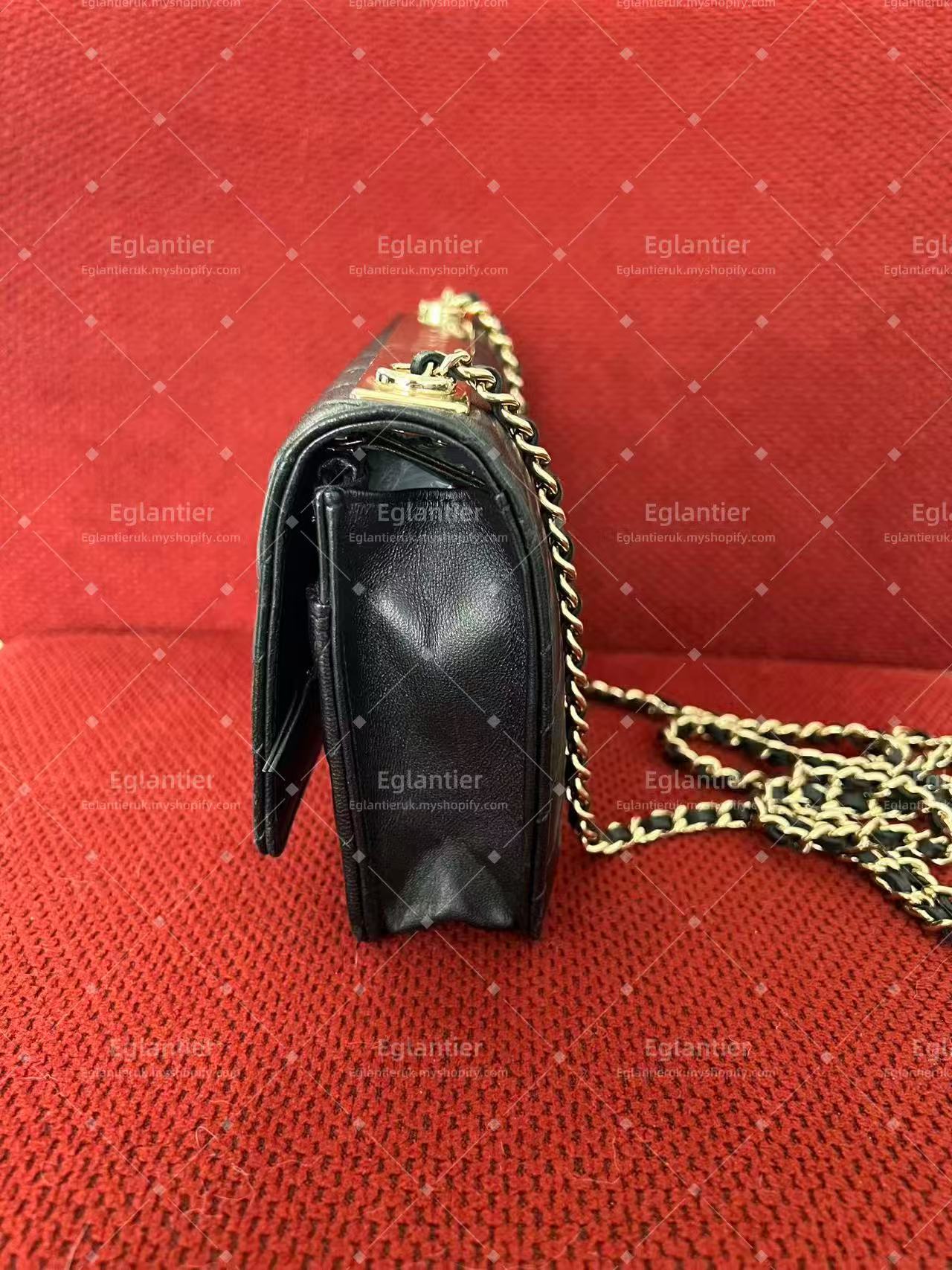 chanel black trendy CC wallet on Chain (WOC)