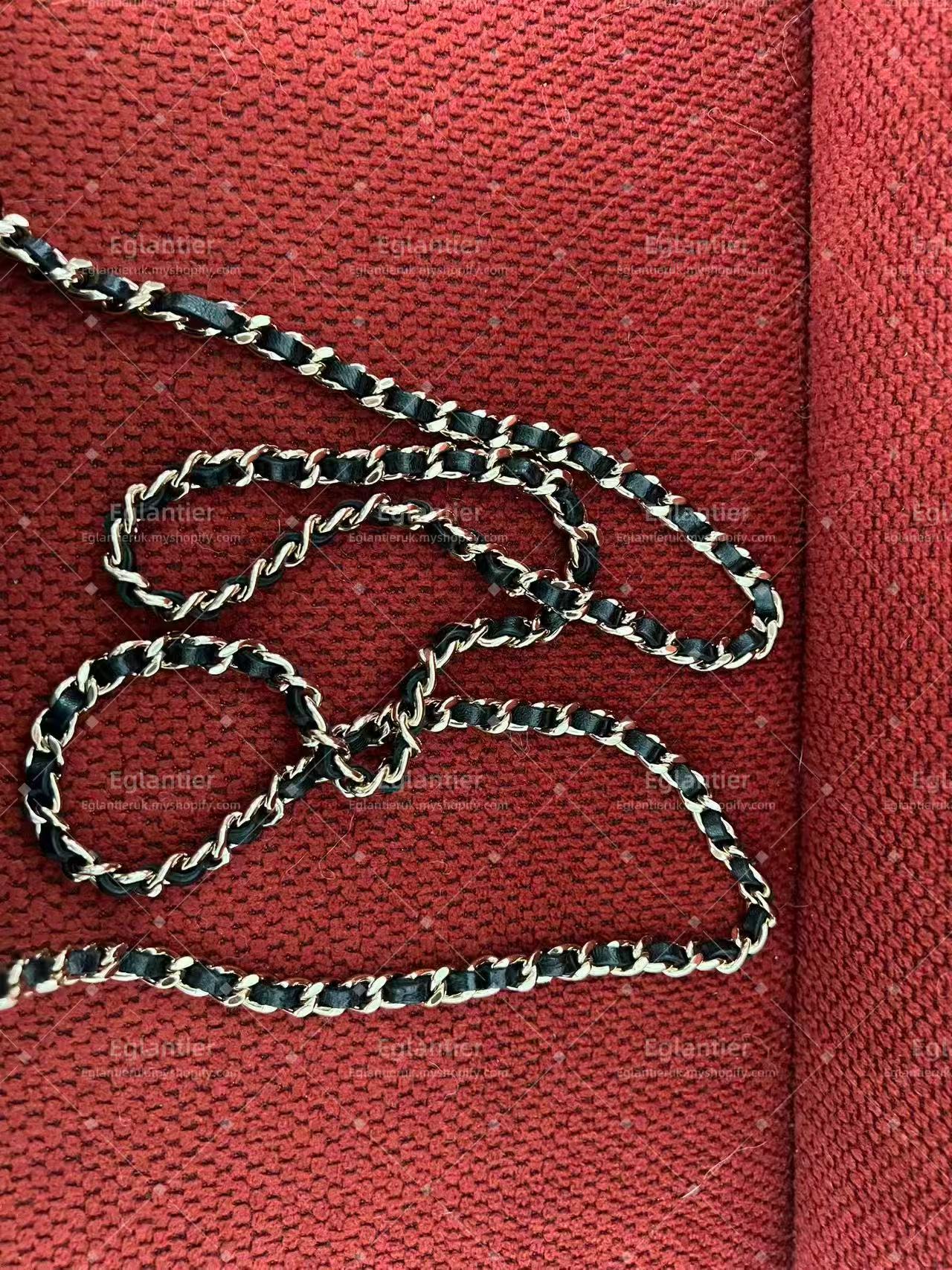 chanel black trendy CC wallet on Chain (WOC)