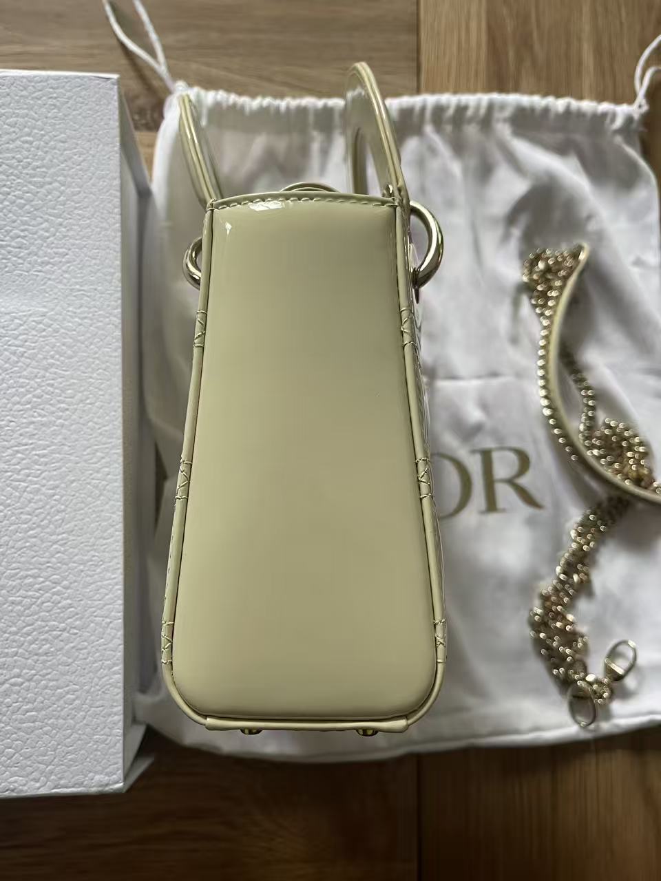 Lady dior mini light green patent leather