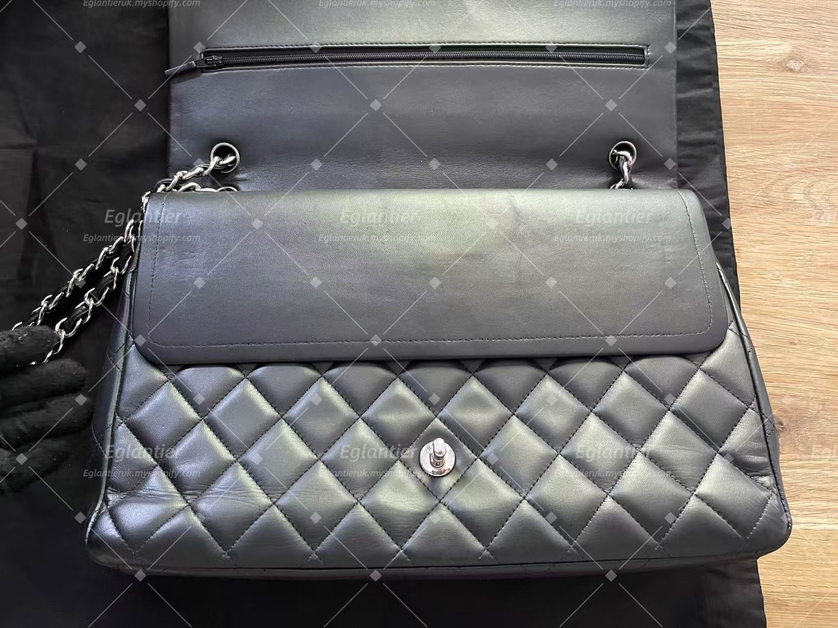 Chanel Timeless Classic flap maxi  lambskin black
